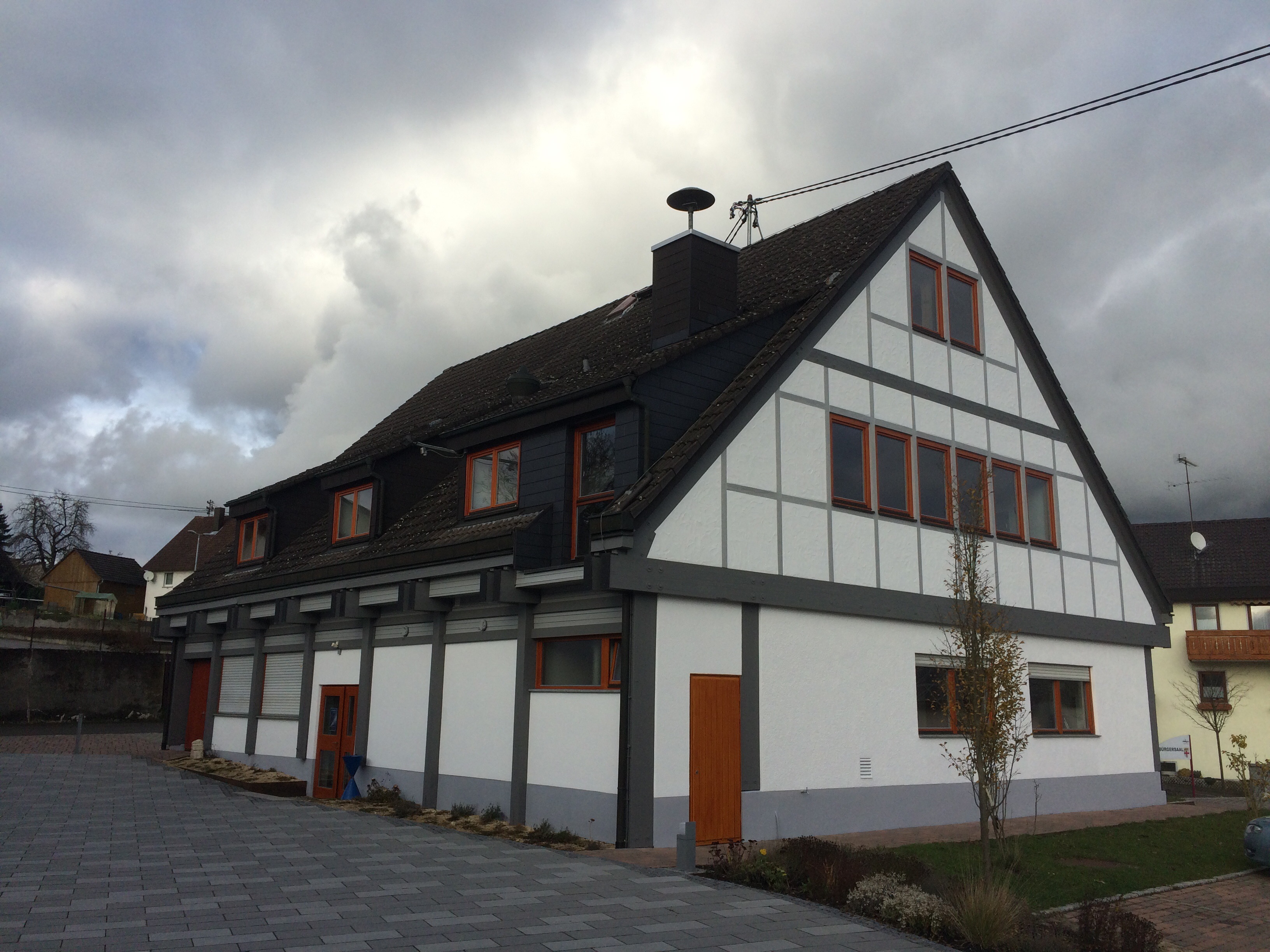 Alter Bürgersaal in Schwandorf bekam einen  neuen Anstrich. 